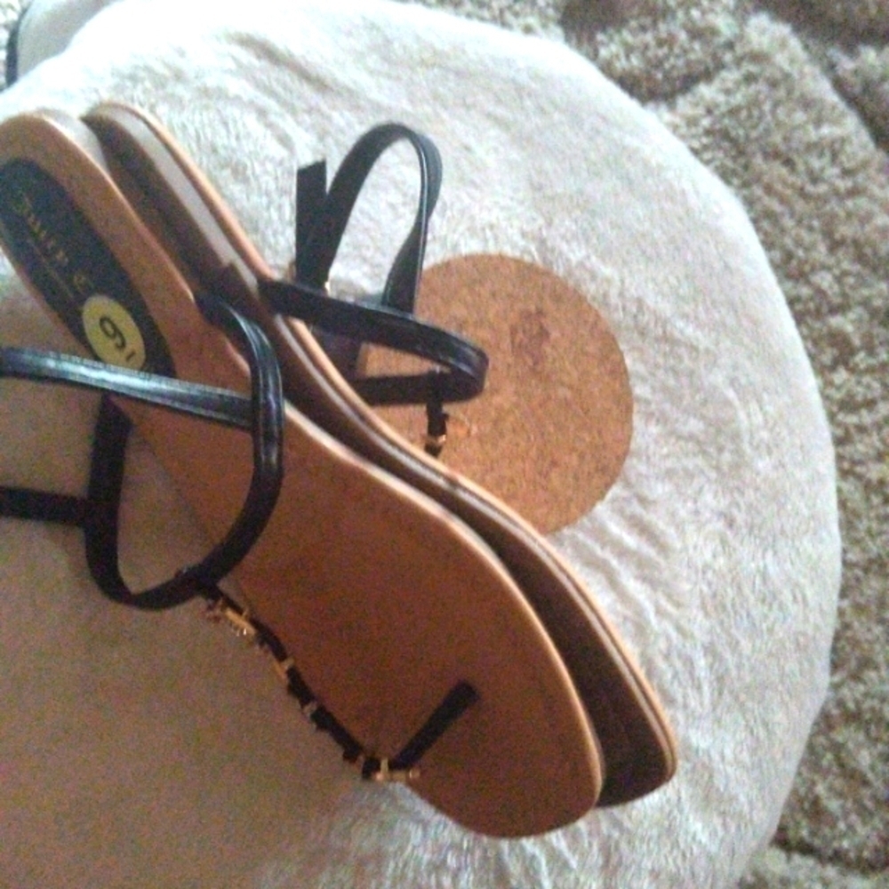 NWOT Ladies Designer Sandals - Picture 6 of 15